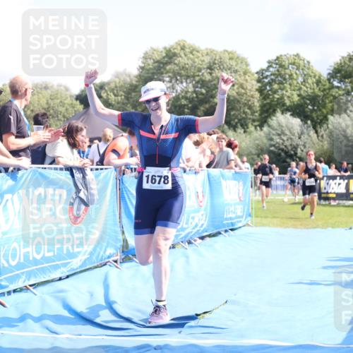 25.08.2024 - Elbe Triathlon Hamburg H.Heesch http://msf.ph/oto/6877052 25.08.2024 12:08:14 Ziel 542, 552, 1524, 1652, 1678 meine-sportfotos.de