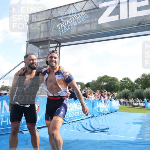 25.08.2024 - Elbe Triathlon Hamburg H.Heesch http://msf.ph/oto/6877053 25.08.2024 11:18:35 Ziel 312 meine-sportfotos.de