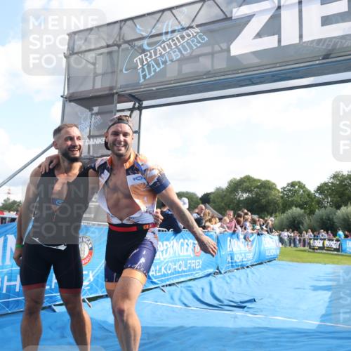 25.08.2024 - Elbe Triathlon Hamburg H.Heesch http://msf.ph/oto/6877055 25.08.2024 11:18:35 Ziel 312 meine-sportfotos.de