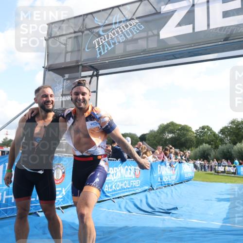 25.08.2024 - Elbe Triathlon Hamburg H.Heesch http://msf.ph/oto/6877058 25.08.2024 11:18:35 Ziel 312 meine-sportfotos.de