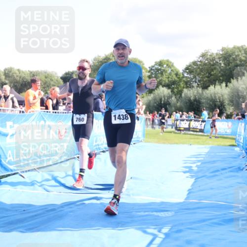25.08.2024 - Elbe Triathlon Hamburg H.Heesch http://msf.ph/oto/6877059 25.08.2024 11:45:10 Ziel 760, 782, 1438 meine-sportfotos.de