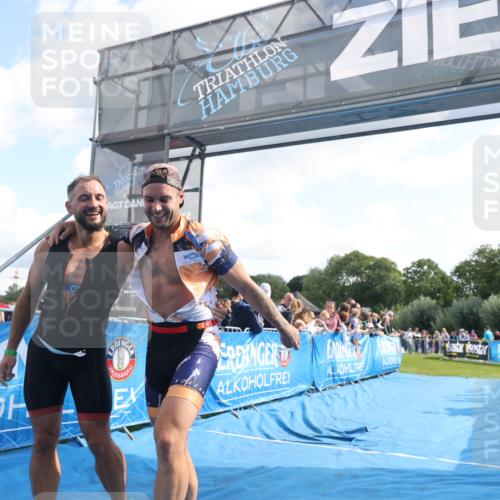 25.08.2024 - Elbe Triathlon Hamburg H.Heesch http://msf.ph/oto/6877061 25.08.2024 11:18:35 Ziel 312 meine-sportfotos.de