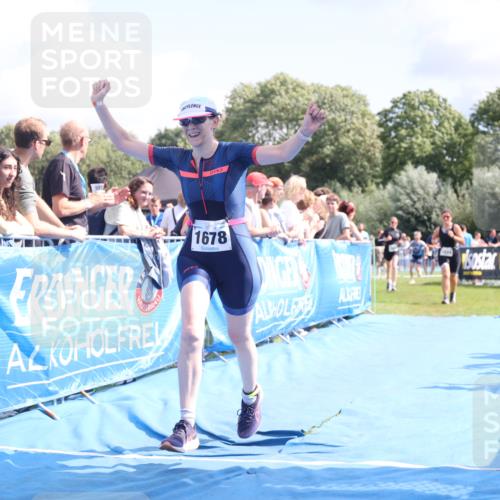 25.08.2024 - Elbe Triathlon Hamburg H.Heesch http://msf.ph/oto/6877063 25.08.2024 12:08:14 Ziel 542, 552, 1524, 1652, 1678 meine-sportfotos.de