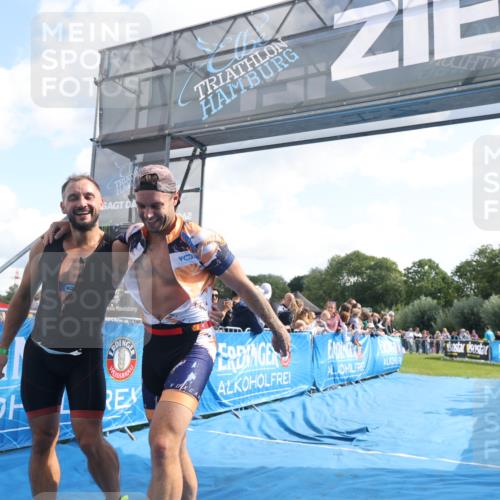 25.08.2024 - Elbe Triathlon Hamburg H.Heesch http://msf.ph/oto/6877064 25.08.2024 11:18:35 Ziel 312 meine-sportfotos.de
