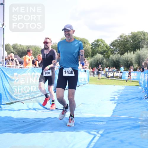 25.08.2024 - Elbe Triathlon Hamburg H.Heesch http://msf.ph/oto/6877067 25.08.2024 11:45:10 Ziel 760, 782, 1438 meine-sportfotos.de