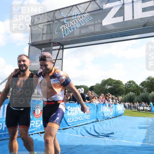 25.08.2024 - Elbe Triathlon Hamburg H.Heesch http://msf.ph/oto/6877068 25.08.2024 11:18:35 Ziel 312 meine-sportfotos.de
