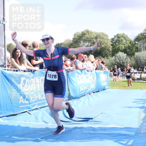 25.08.2024 - Elbe Triathlon Hamburg H.Heesch http://msf.ph/oto/6877075 25.08.2024 12:08:14 Ziel 542, 552, 1524, 1652, 1678 meine-sportfotos.de