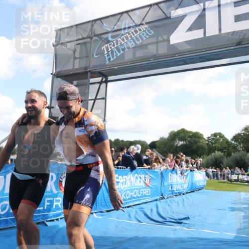 25.08.2024 - Elbe Triathlon Hamburg H.Heesch http://msf.ph/oto/6877076 25.08.2024 11:18:35 Ziel 312 meine-sportfotos.de