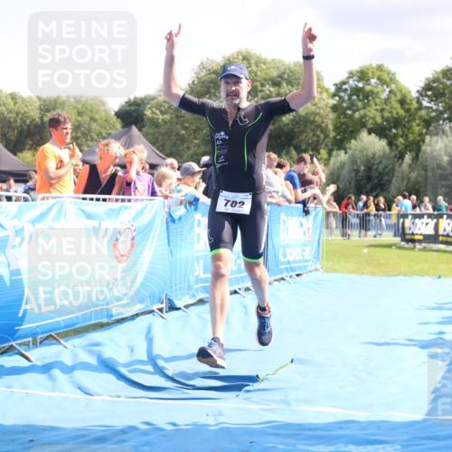 25.08.2024 - Elbe Triathlon Hamburg H.Heesch http://msf.ph/oto/6877077 25.08.2024 11:45:16 Ziel 760, 782, 1438 meine-sportfotos.de