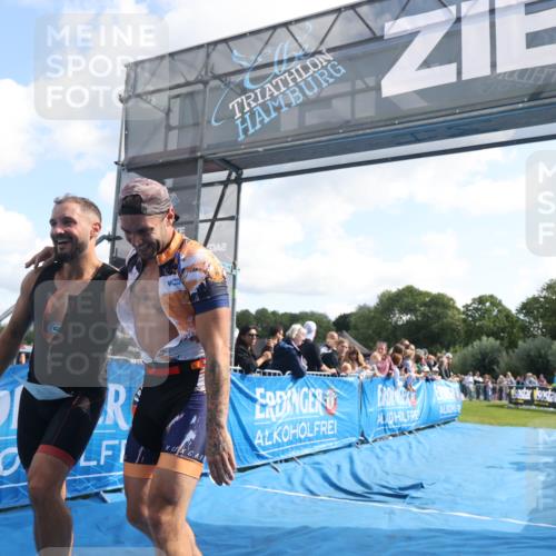 25.08.2024 - Elbe Triathlon Hamburg H.Heesch http://msf.ph/oto/6877080 25.08.2024 11:18:36 Ziel 312 meine-sportfotos.de