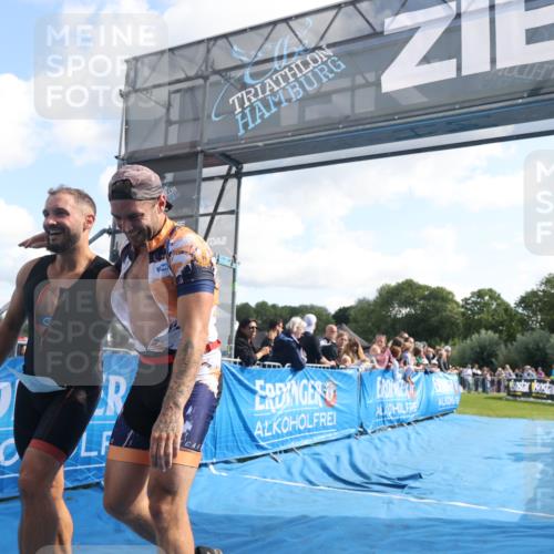 25.08.2024 - Elbe Triathlon Hamburg H.Heesch http://msf.ph/oto/6877083 25.08.2024 11:18:36 Ziel 312 meine-sportfotos.de