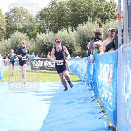 25.08.2024 - Elbe Triathlon Hamburg H.Heesch http://msf.ph/oto/6877084 25.08.2024 12:08:17 Ziel 542, 552, 1524, 1652, 1678 meine-sportfotos.de