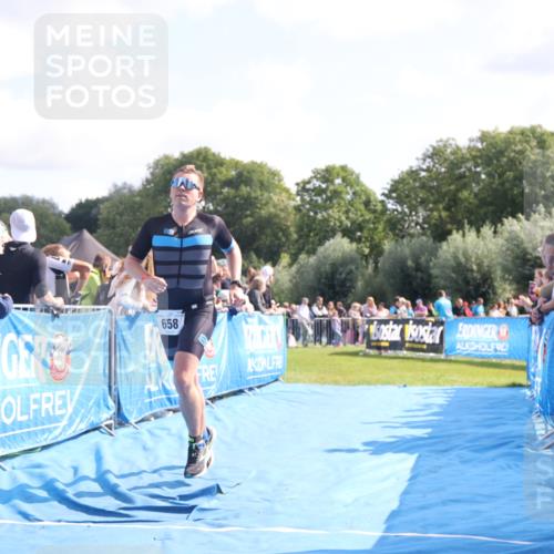25.08.2024 - Elbe Triathlon Hamburg H.Heesch http://msf.ph/oto/6877097 25.08.2024 11:18:55 Ziel 658 meine-sportfotos.de