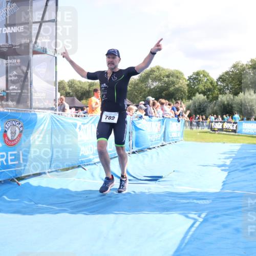25.08.2024 - Elbe Triathlon Hamburg H.Heesch http://msf.ph/oto/6877111 25.08.2024 11:45:17 Ziel 760, 782 meine-sportfotos.de
