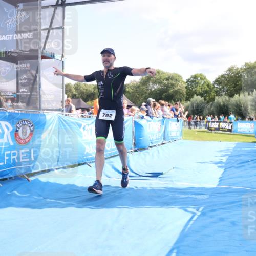 25.08.2024 - Elbe Triathlon Hamburg H.Heesch http://msf.ph/oto/6877114 25.08.2024 11:45:17 Ziel 760, 782 meine-sportfotos.de