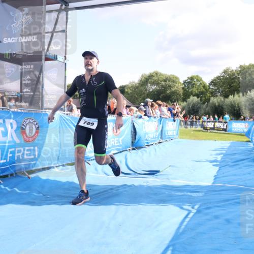 25.08.2024 - Elbe Triathlon Hamburg H.Heesch http://msf.ph/oto/6877124 25.08.2024 11:45:17 Ziel 760, 782 meine-sportfotos.de