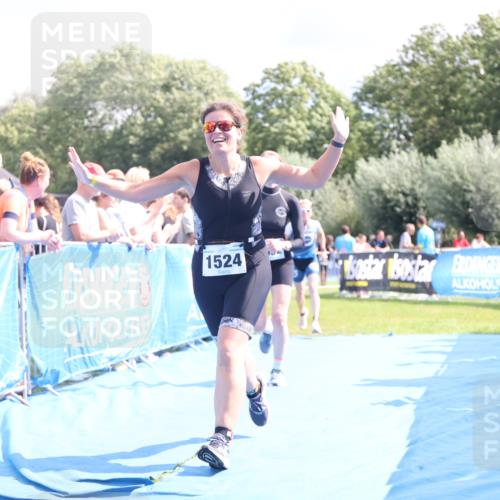 25.08.2024 - Elbe Triathlon Hamburg H.Heesch http://msf.ph/oto/6877133 25.08.2024 12:08:19 Ziel 552, 1524, 1652, 1678 meine-sportfotos.de