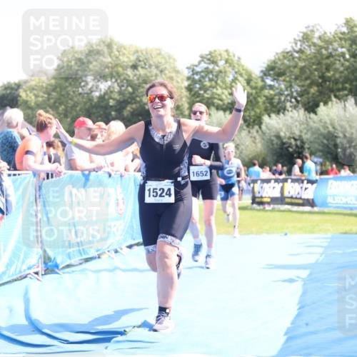 25.08.2024 - Elbe Triathlon Hamburg H.Heesch http://msf.ph/oto/6877136 25.08.2024 12:08:19 Ziel 552, 1524, 1652, 1678 meine-sportfotos.de