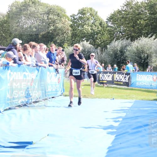 25.08.2024 - Elbe Triathlon Hamburg H.Heesch http://msf.ph/oto/6877137 25.08.2024 11:45:26 Ziel 499, 1561 meine-sportfotos.de