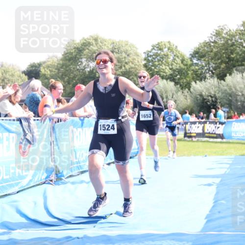 25.08.2024 - Elbe Triathlon Hamburg H.Heesch http://msf.ph/oto/6877143 25.08.2024 12:08:19 Ziel 552, 1524, 1652, 1678 meine-sportfotos.de