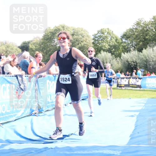 25.08.2024 - Elbe Triathlon Hamburg H.Heesch http://msf.ph/oto/6877146 25.08.2024 12:08:19 Ziel 552, 1524, 1652, 1678 meine-sportfotos.de