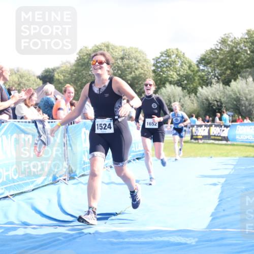 25.08.2024 - Elbe Triathlon Hamburg H.Heesch http://msf.ph/oto/6877149 25.08.2024 12:08:19 Ziel 552, 1524, 1652, 1678 meine-sportfotos.de