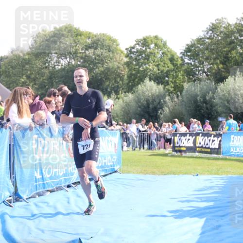 25.08.2024 - Elbe Triathlon Hamburg H.Heesch http://msf.ph/oto/6877150 25.08.2024 11:19:09 Ziel 721 meine-sportfotos.de