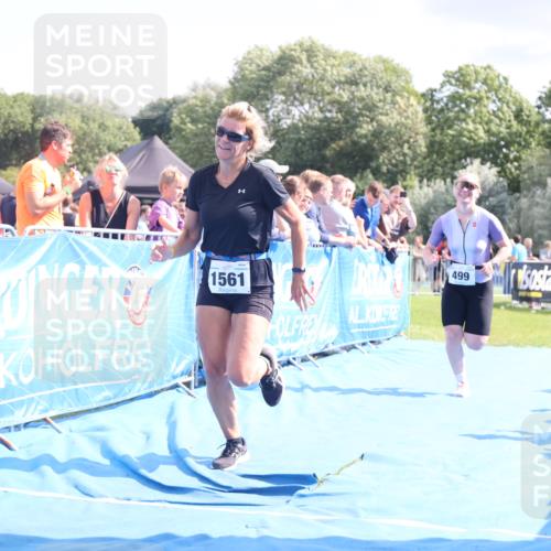 25.08.2024 - Elbe Triathlon Hamburg H.Heesch http://msf.ph/oto/6877155 25.08.2024 11:45:28 Ziel 499, 1561 meine-sportfotos.de