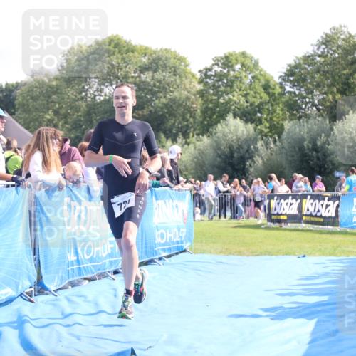 25.08.2024 - Elbe Triathlon Hamburg H.Heesch http://msf.ph/oto/6877157 25.08.2024 11:19:09 Ziel 721 meine-sportfotos.de