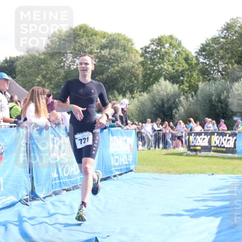 25.08.2024 - Elbe Triathlon Hamburg H.Heesch http://msf.ph/oto/6877160 25.08.2024 11:19:09 Ziel 721 meine-sportfotos.de