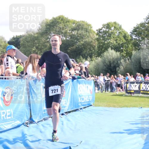25.08.2024 - Elbe Triathlon Hamburg H.Heesch http://msf.ph/oto/6877166 25.08.2024 11:19:09 Ziel 721 meine-sportfotos.de