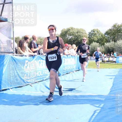 25.08.2024 - Elbe Triathlon Hamburg H.Heesch http://msf.ph/oto/6877168 25.08.2024 12:08:19 Ziel 552, 1524, 1652, 1678 meine-sportfotos.de