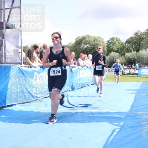 25.08.2024 - Elbe Triathlon Hamburg H.Heesch http://msf.ph/oto/6877174 25.08.2024 12:08:19 Ziel 552, 1524, 1652, 1678 meine-sportfotos.de