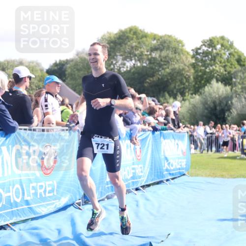 25.08.2024 - Elbe Triathlon Hamburg H.Heesch http://msf.ph/oto/6877175 25.08.2024 11:19:09 Ziel 721 meine-sportfotos.de