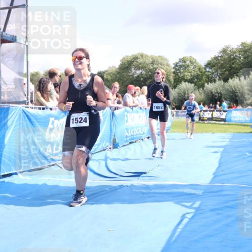 25.08.2024 - Elbe Triathlon Hamburg H.Heesch http://msf.ph/oto/6877177 25.08.2024 12:08:19 Ziel 552, 1524, 1652, 1678 meine-sportfotos.de