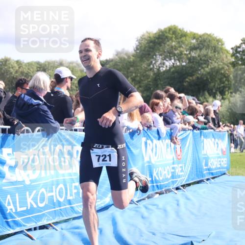 25.08.2024 - Elbe Triathlon Hamburg H.Heesch http://msf.ph/oto/6877188 25.08.2024 11:19:09 Ziel 721 meine-sportfotos.de