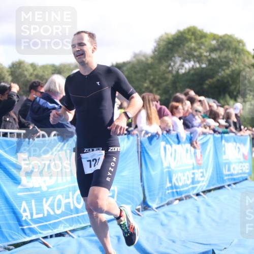 25.08.2024 - Elbe Triathlon Hamburg H.Heesch http://msf.ph/oto/6877193 25.08.2024 11:19:09 Ziel 721 meine-sportfotos.de