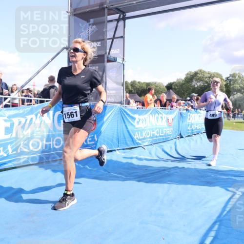 25.08.2024 - Elbe Triathlon Hamburg H.Heesch http://msf.ph/oto/6877204 25.08.2024 11:45:29 Ziel 499, 1561 meine-sportfotos.de