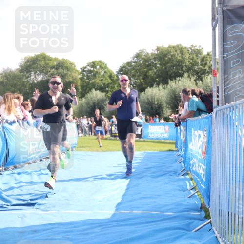 25.08.2024 - Elbe Triathlon Hamburg H.Heesch http://msf.ph/oto/6877209 25.08.2024 11:19:28 Ziel 569, 593, 639, 656 meine-sportfotos.de