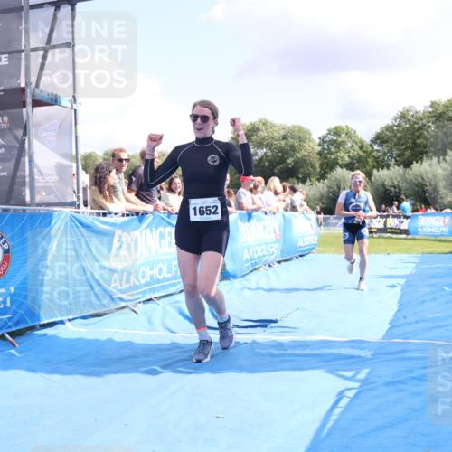 25.08.2024 - Elbe Triathlon Hamburg H.Heesch http://msf.ph/oto/6877220 25.08.2024 12:08:21 Ziel 552, 1524, 1652, 1678 meine-sportfotos.de