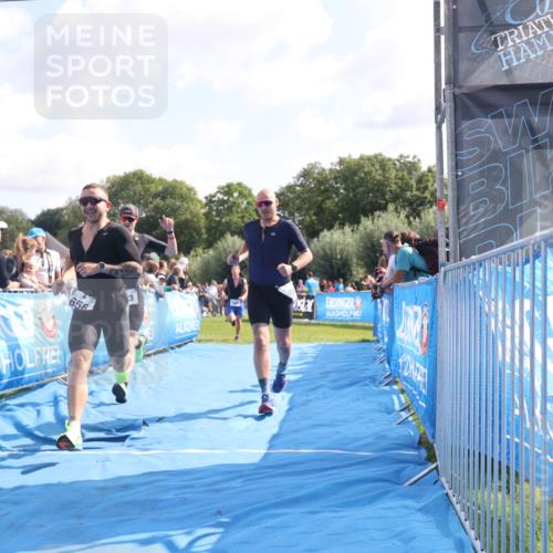 25.08.2024 - Elbe Triathlon Hamburg H.Heesch http://msf.ph/oto/6877230 25.08.2024 11:19:29 Ziel 435, 569, 593, 639, 656 meine-sportfotos.de