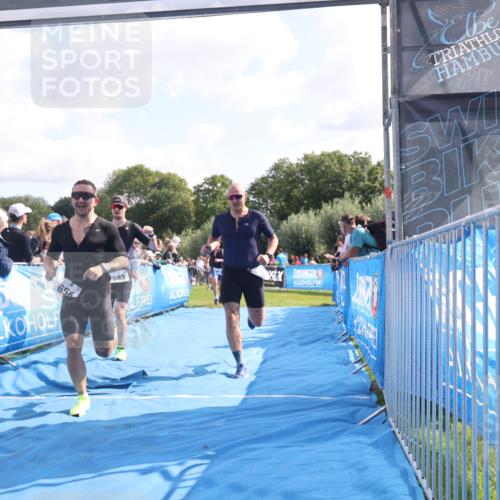 25.08.2024 - Elbe Triathlon Hamburg H.Heesch http://msf.ph/oto/6877236 25.08.2024 11:19:29 Ziel 435, 569, 593, 639, 656 meine-sportfotos.de