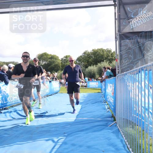 25.08.2024 - Elbe Triathlon Hamburg H.Heesch http://msf.ph/oto/6877243 25.08.2024 11:19:29 Ziel 435, 569, 593, 639, 656 meine-sportfotos.de