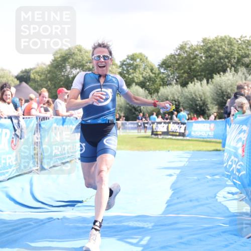 25.08.2024 - Elbe Triathlon Hamburg H.Heesch http://msf.ph/oto/6877247 25.08.2024 12:08:22 Ziel 552, 1524, 1652 meine-sportfotos.de