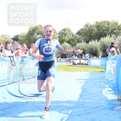25.08.2024 - Elbe Triathlon Hamburg H.Heesch http://msf.ph/oto/6877250 25.08.2024 12:08:22 Ziel 552, 1524, 1652 meine-sportfotos.de
