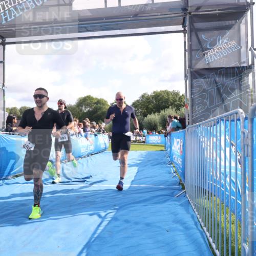 25.08.2024 - Elbe Triathlon Hamburg H.Heesch http://msf.ph/oto/6877255 25.08.2024 11:19:29 Ziel 435, 569, 593, 639, 656 meine-sportfotos.de
