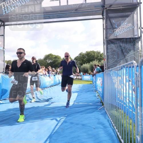 25.08.2024 - Elbe Triathlon Hamburg H.Heesch http://msf.ph/oto/6877258 25.08.2024 11:19:29 Ziel 435, 569, 593, 639, 656 meine-sportfotos.de