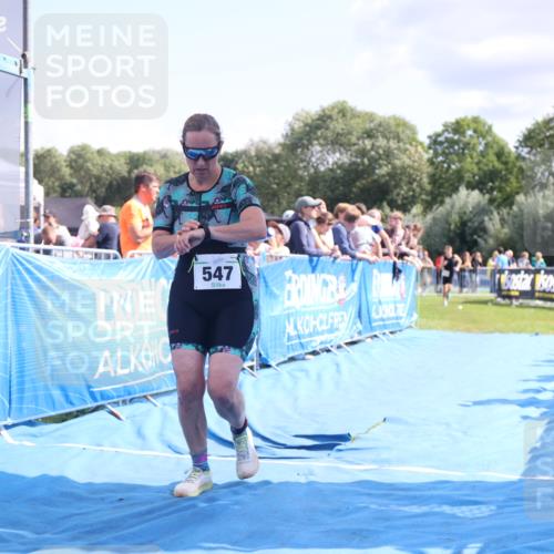 25.08.2024 - Elbe Triathlon Hamburg H.Heesch http://msf.ph/oto/6877265 25.08.2024 11:45:41 Ziel 547, 1715 meine-sportfotos.de