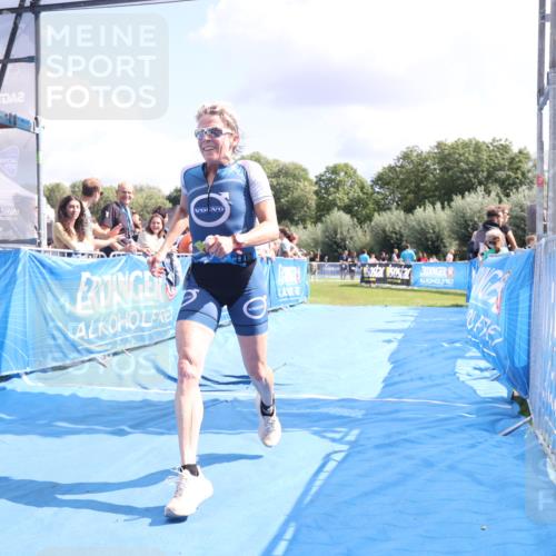 25.08.2024 - Elbe Triathlon Hamburg H.Heesch http://msf.ph/oto/6877266 25.08.2024 12:08:22 Ziel 552, 1524, 1652 meine-sportfotos.de