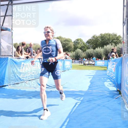 25.08.2024 - Elbe Triathlon Hamburg H.Heesch http://msf.ph/oto/6877269 25.08.2024 12:08:22 Ziel 552, 1524, 1652 meine-sportfotos.de